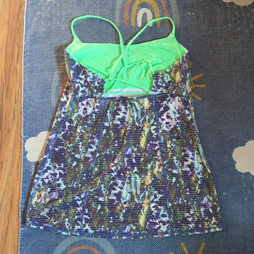 Lululemon Sz.12 Tank Top with Green Straps - Picture 2 of 2